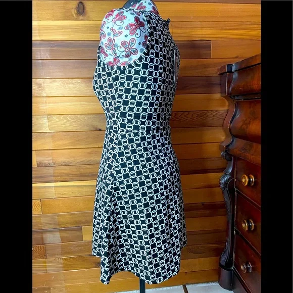 BB Collection Dress - Picture 3 of 9